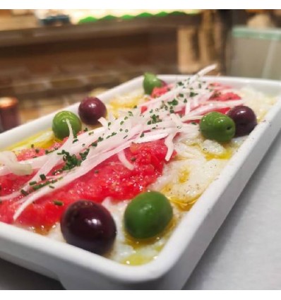 Esqueixada Clasica, bacalao desmigado, tomate, cebolla y olivas